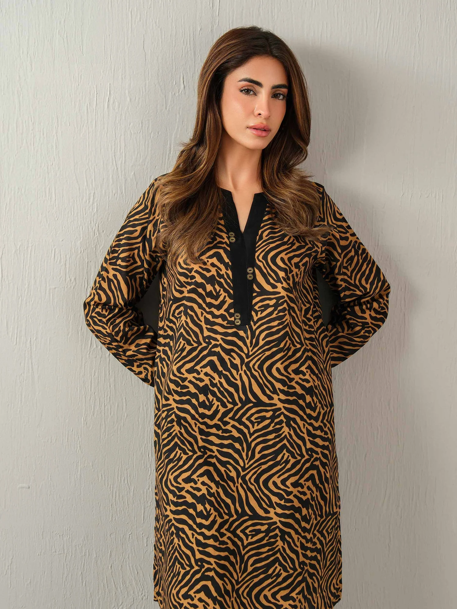 Khaddar Shirt-Printed (Unstitched) - Image 4